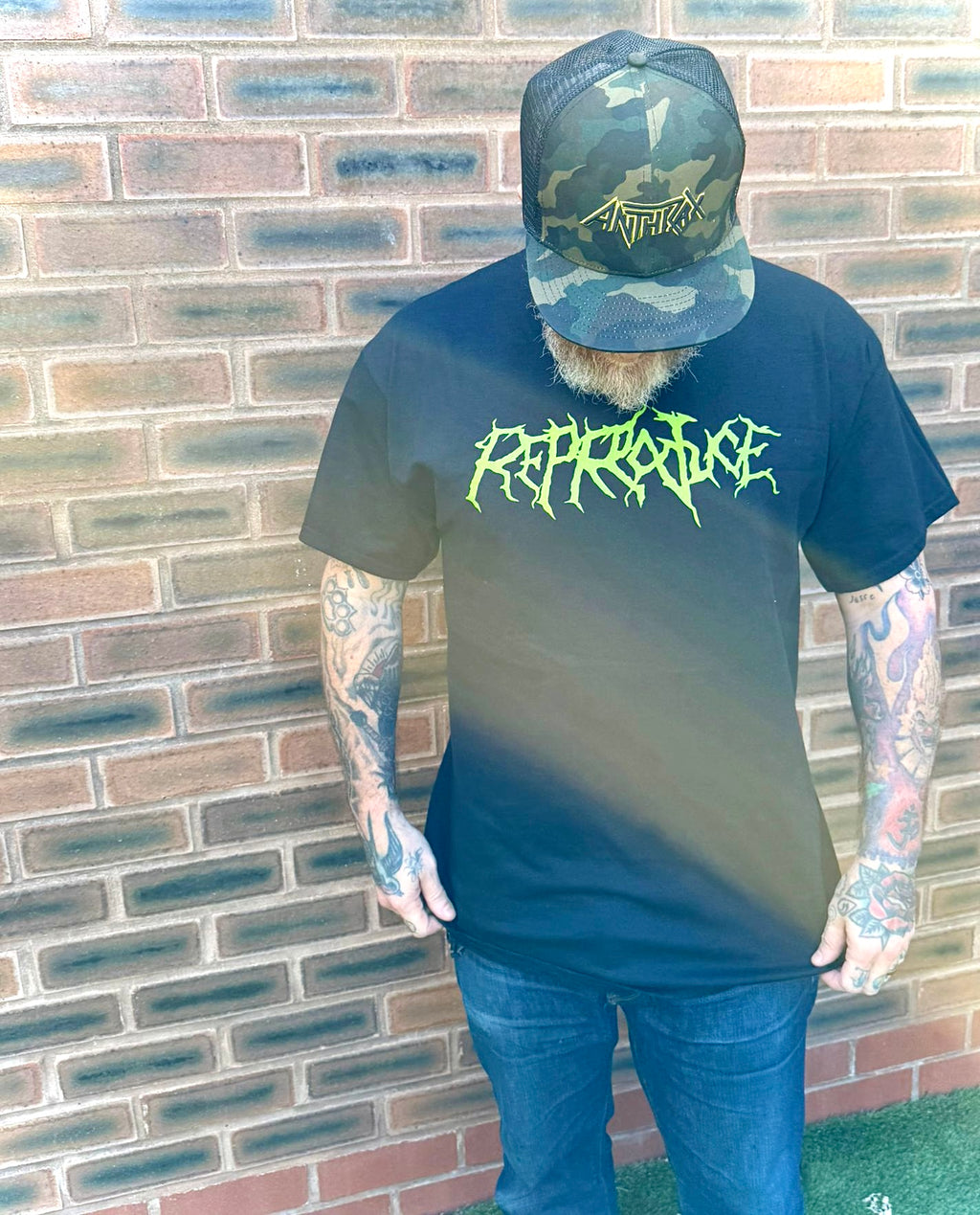 Suffocate Tee black