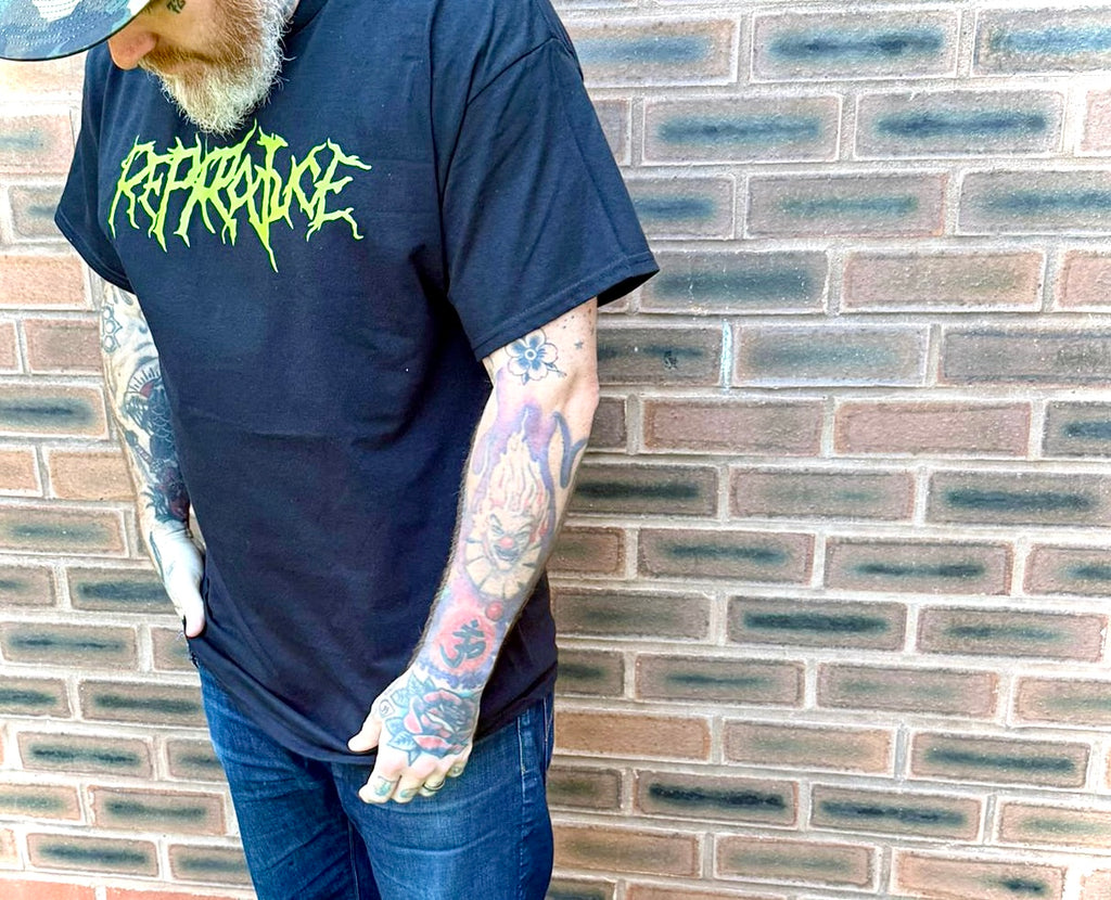 Suffocate Tee black