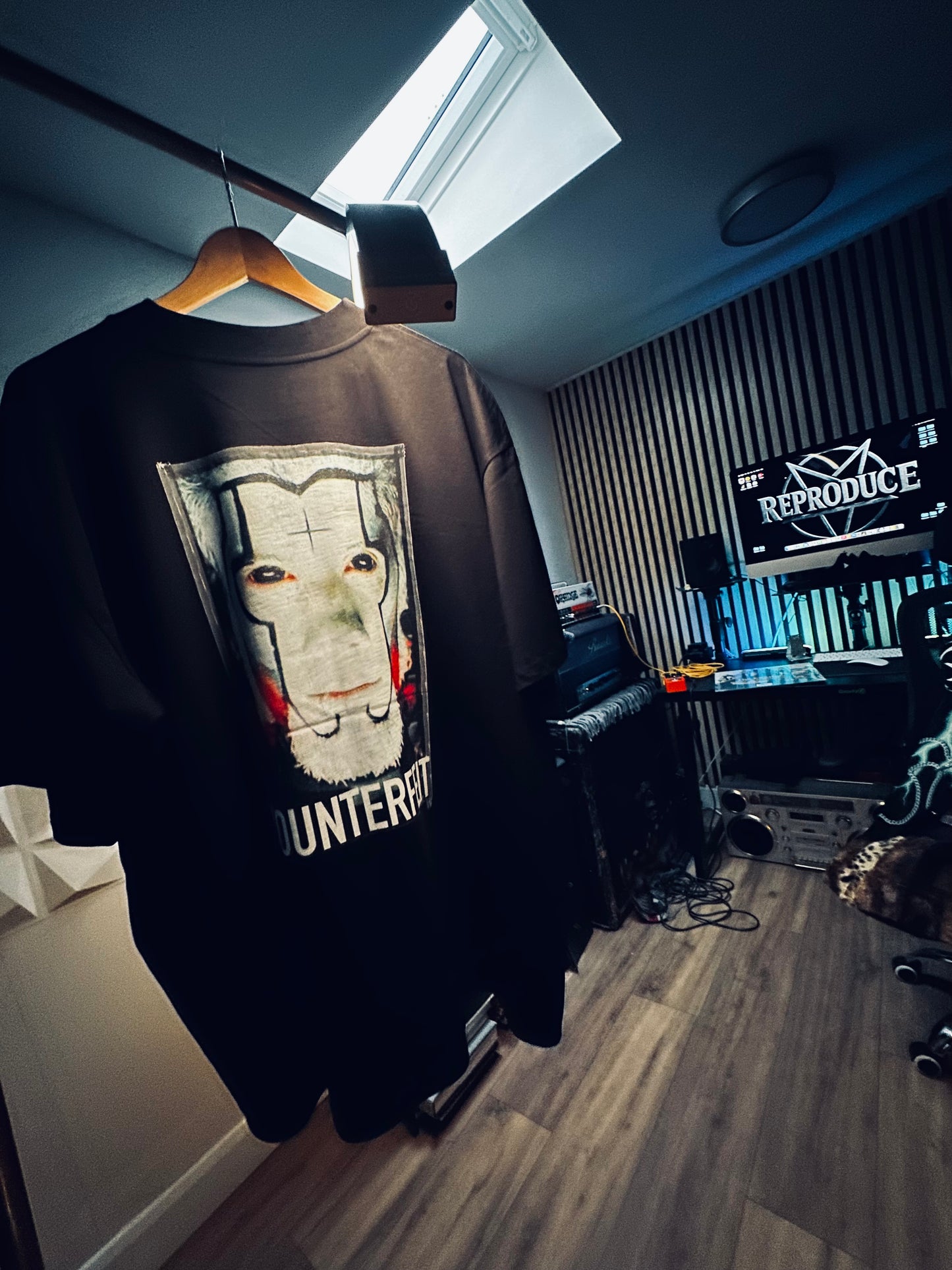 Counterfeit tee Black